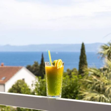 Holiday In Bol **** Yellow 외부 사진